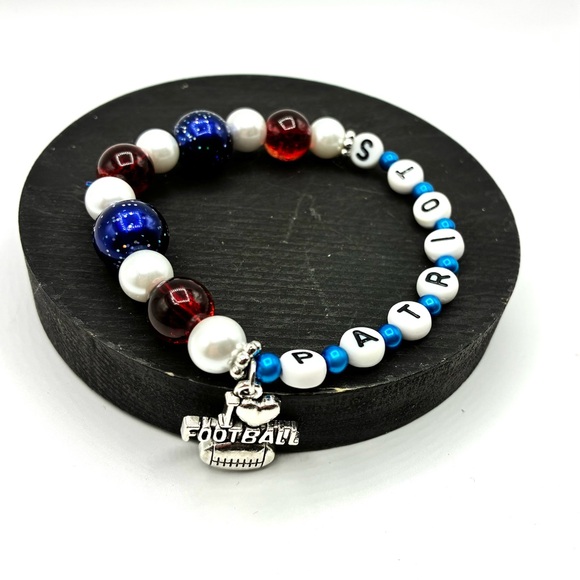 Patriots Themed Beaded Bracelet - Picture 2 of 3